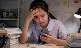 Vì sao học sinh dễ căng thẳng hơn trong thời đại số?