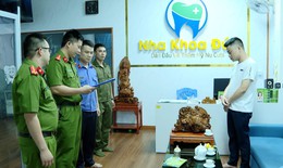Không phải bác sĩ vẫn mở phòng khám và 'điều trị' cho bệnh nhân