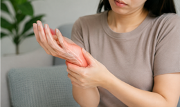 Tê bì tay có nguy hiểm không, khắc phục thế nào?
