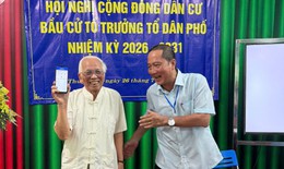 Lần đầu tiên quét mã QR bầu Tổ trưởng Tổ dân phố ở Huế: Điều gì tạo nên cách làm khác biệt?