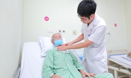 Khàn tiếng kéo dài, cụ ông 75 tuổi được phát hiện ung thư thanh quản