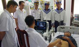 Kịp thời cấp cứu ngư dân bị tắc mật trong lúc đánh bắt hải sản