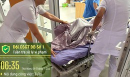 Bác sĩ đỡ đẻ cho sản phụ ngay trên xe ô tô đặc chủng CSGT