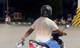 Người đàn ông ngoại quốc bị tố nhiều lần chặn xe phụ nữ ở Hà Nội
