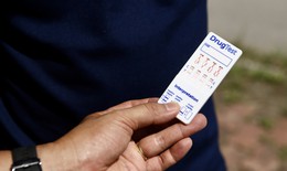 CSGT Hà Nội kiểm tra ma túy tài xế đường dài, cảnh báo về việc sử dụng chất kích thích