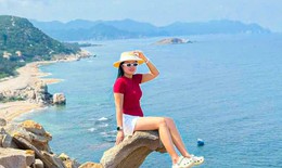 Ngắm 'vịnh xanh' bên triền núi ở Khánh Hòa