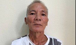 Bố dùng dao đâm con trai ruột trọng thương