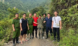 Bắt đối tượng bị truy nã tội giết người trốn trong rừng sâu