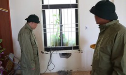 Đất đá sạt lở vào trường học ở Thanh Hoá