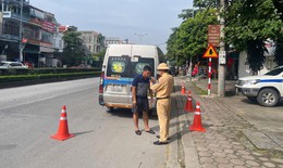 CSGT Quảng Ninh tổng kiểm soát phương tiện kinh doanh vận tải dịp lễ 2/9