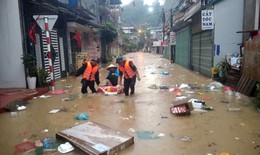 5 người thương vong, gần 4000 ngôi nhà vẫn ngập do mưa lũ những ngày qua