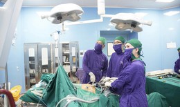 Phẫu thuật nội soi cắt khối u gan lớn cho bệnh nhân 44 tuổi