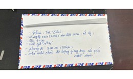 Xót xa bé trai hơn 7 tháng tuổi bị bỏ rơi trước cổng chùa