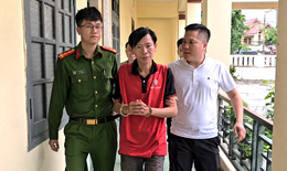 Bắt đối tượng chém vợ, mẹ vợ rồi thay tên, trốn truy nã hơn 5 năm