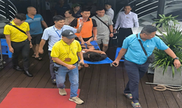 Cứu kịp thời du khách gặp sự cố sức khỏe trên Vịnh Hạ Long
