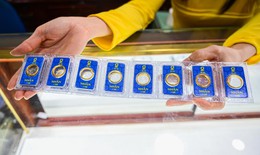 Chốt giá vàng hôm nay ngày 4/8 diễn biến rất lạ