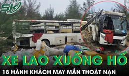 Xe khách lao xuống hố sâu trên đường tránh lũ, 18 hành khách may mắn thoát nạn