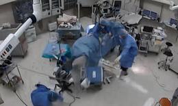 Bác sĩ Nhật Bản liều mình che chắn bệnh nhân trên bàn mổ giữa động đất