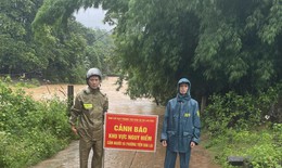 Xã vùng biên phát cảnh báo nguy hiểm tới người dân vì mưa lớn