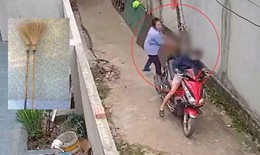 Cầm chổi đánh liên tiếp vào đầu hàng xóm, người phụ nữ còn lớn tiếng thách thức