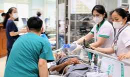Nhân viên trạm y tế được hưởng phụ cấp ưu đãi nghề 80% phải đáp ứng điều kiện nào? 