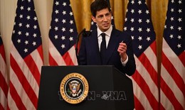 Fed nâng lãi suất lần đầu từ năm 2023, dự báo lãi suất còn tăng tiếp