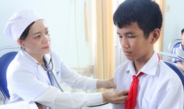 Nhiều học sinh Khánh Hòa được kiểm tra sức khỏe đầu năm học mới
