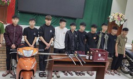 Triệu tập 13 thanh thiếu niên sau màn truy đuổi bằng dao, kiếm ở Sơn La