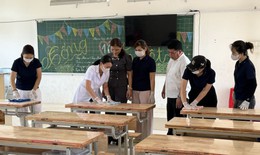 Trước ngày khai giảng, các trường học ở Hà Nội chặn dịch bệnh ngay từ cửa lớp