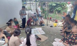 Bắt quả tang 17 người lắc tài xỉu ăn tiền ở An Giang