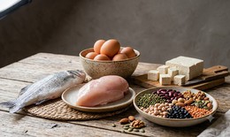 Sau tuổi 60 nên ăn gì để tránh mất cơ?