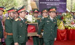 Nghệ An: Hàng nghìn người đội mưa đưa tiễn quân nhân hy sinh khi cứu hộ ở Rào Trăng 3