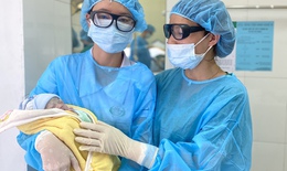 “Mẹ tròn, con vuông” trong khu cách ly