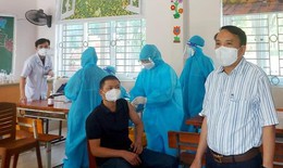BVĐK TP Vinh tổ chức tiêm vắc xin phòng COVID-19 đợt 2