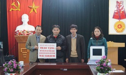 Báo SK&ĐS trao tặng trang thiết bị y tế cho xã vùng cao Hà Giang