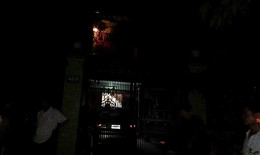 Con gái tá hỏa phát hiện mẹ bị sát hại trong nhà