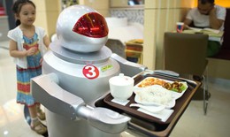 Nhà hàng robot nấu và phục vụ thức ăn