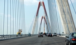 Cây cầu dây văng lớn nhất Việt Nam chính thức mang tên Nhật Tân