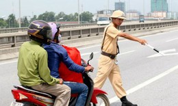 Hà Nội sẽ xử lý cảnh sát giao thông đứng núp, rút khoá xe