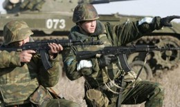 150.000 lính Nga tập trận sát biên giới Ukraine