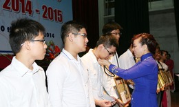 Nghề y - B&#224;n tay v&#224;ng, tr&#237; tuệ v&#224; l&#242;ng nh&#226;n hậu