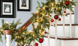 Tự trang trí Noel tại nhà bằng các vật dụng có sẵn