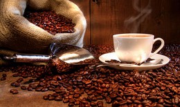 D&#249;ng bột caffeine nguy&#234;n chất, coi chừng tử vong