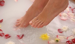 Những thói quen có hại cho đôi chân của bạn