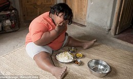 Cô bé ăn 14kg gạo, 8kg khoai và 180 quả chuối mỗi tuần mà vẫn đói