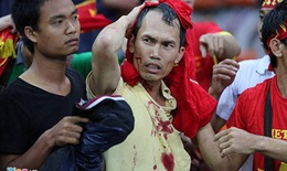 CĐV Malaysia tràn sang khán đài đánh CĐV Việt Nam