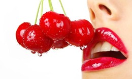 3 chiêu thức cực đơn giản để giữ màu son môi lâu nhất​
