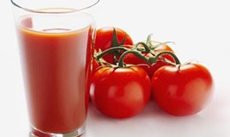 Công dụng độc đáo của nước cà chua