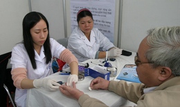 Bệnh nhân đái tháo đường cần kiểm tra đường máu thường xuyên