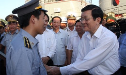 Chủ tịch nước thăm hỏi, động viên ngư dân bám biển